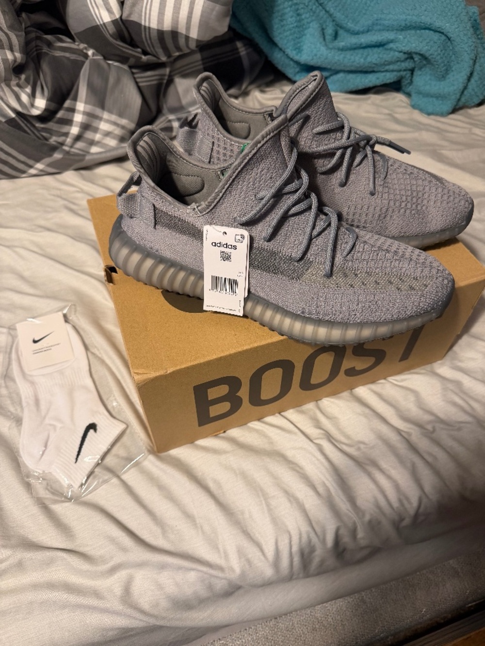 Yeezy 350 v2 Grey Shoes